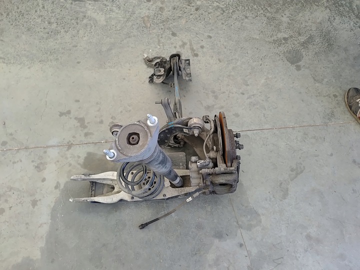 фото №14, Mercedes gla h247 20- поворотна опора важіль амортизатор праві лівий зад