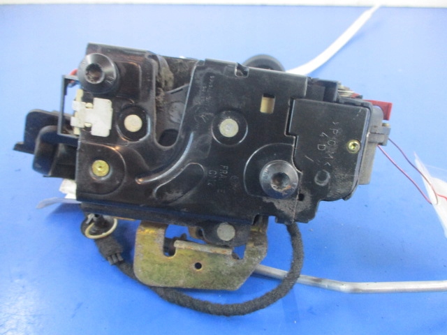 фото №4, Audi a2 8z замок дверь перед правые 8z1837016c 7pin+linka