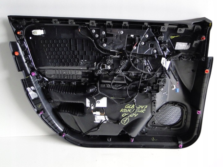 фото №14, Mercedes glb x247 247 оббивка боковина двері передні праві червона nić