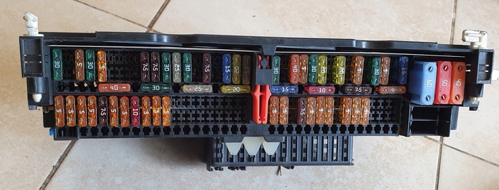фото №8, Коробка запобіжників bsi bmw 3 e46 8364540 оригінальний номер eu