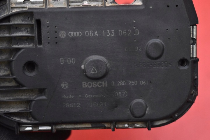 фото №7, Дроссельная заслонка 06a133062d 0280750061 skoda octavia 1 i 2.0 8v 116 km 00-10