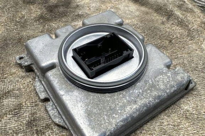 фото №1, Модуль ксенон vw passat b5 3b3 7pp941572a 2.0l дизель 100kw 2015