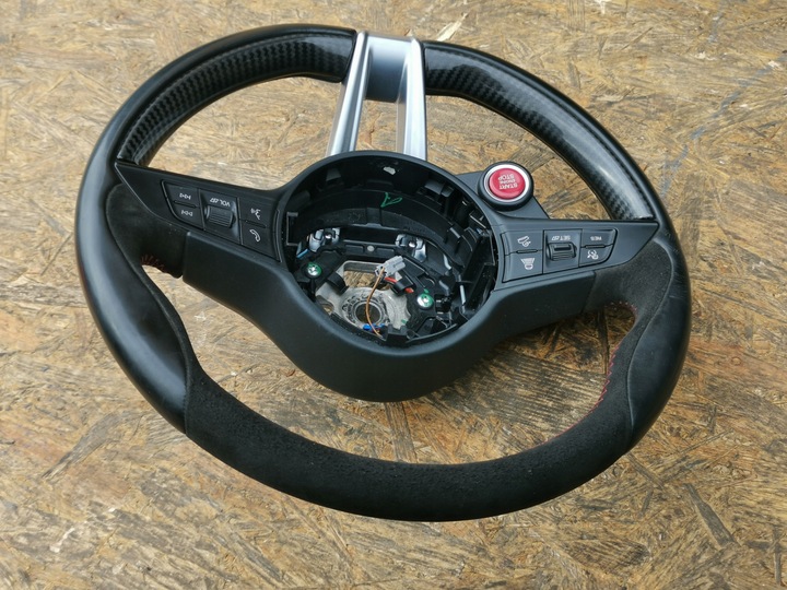 фото №7, Кермо alfa romeo stelvio квадрифоліо карбон