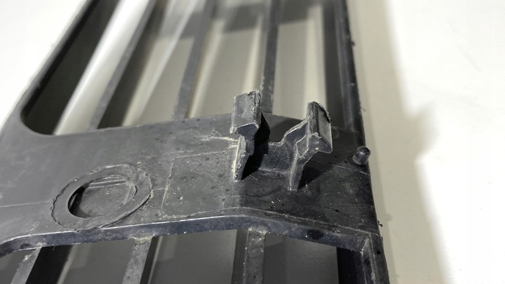 фото №12, Решётка бампера audi a4 b5 рестайлинг 8d0807683