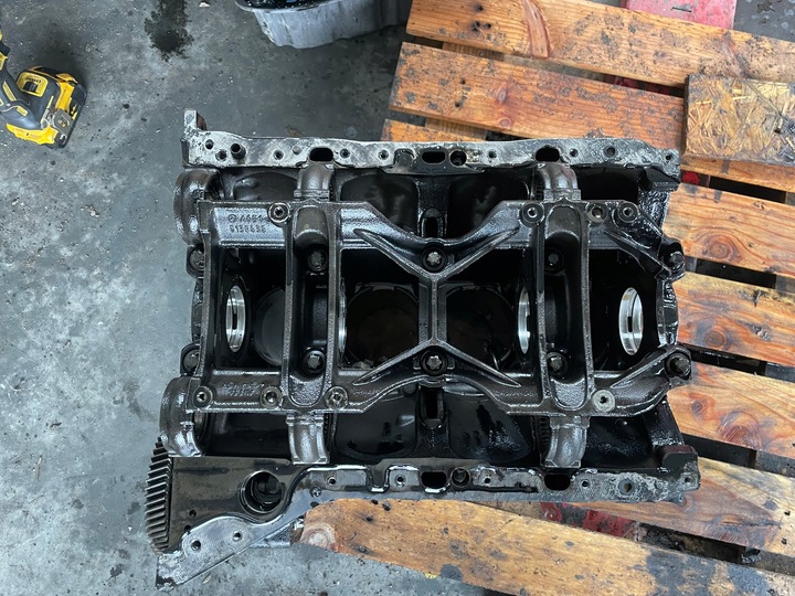 фото №8, Блок двигателя mercedes 2.2 cdi om651 651.955 номинальный хороший