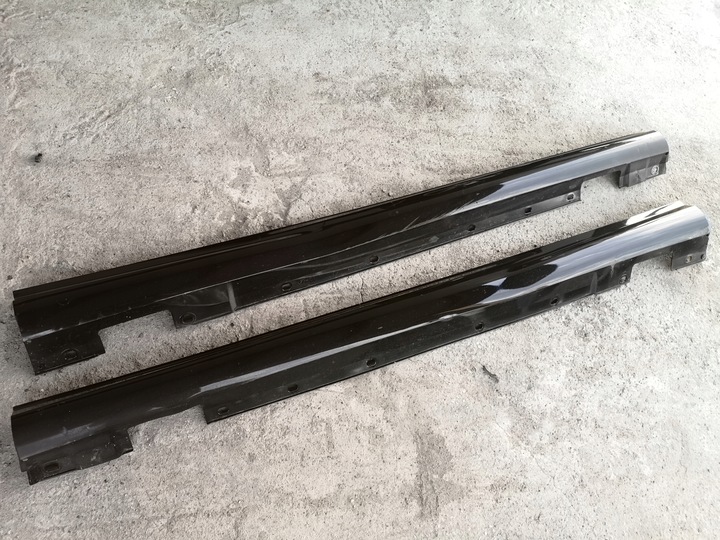 фото №1, Планка пороговая порог накладка правая mercedes w204 amg