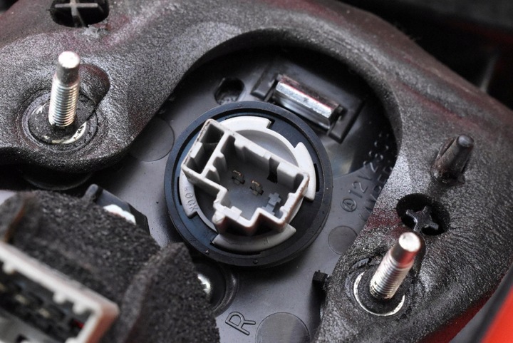 фото №9, Лампа правая зад задняя p3805 mazda 3 1 i bk 5d hb 03-06