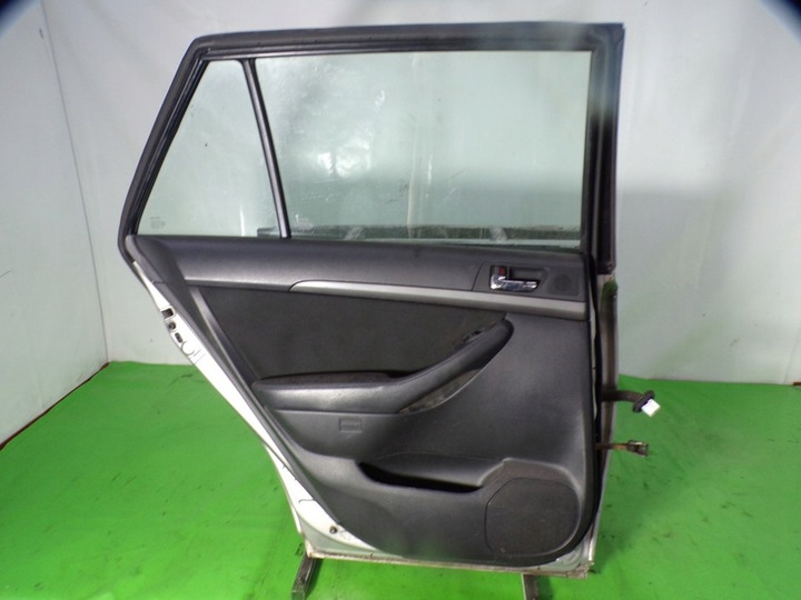 фото №9, Toyota avensis ii t25 универсал дверь левая зад задние лак 1c0