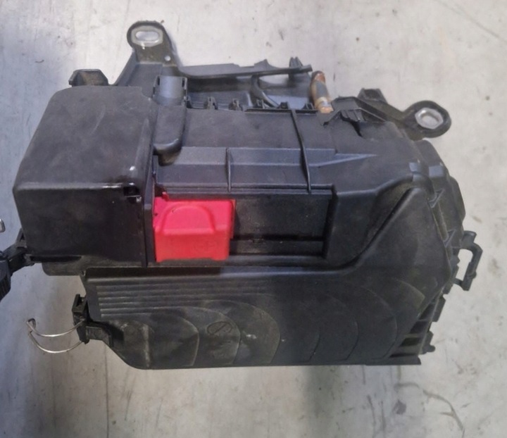 фото №1, W176 корпус коробка предохранителей a2465400182