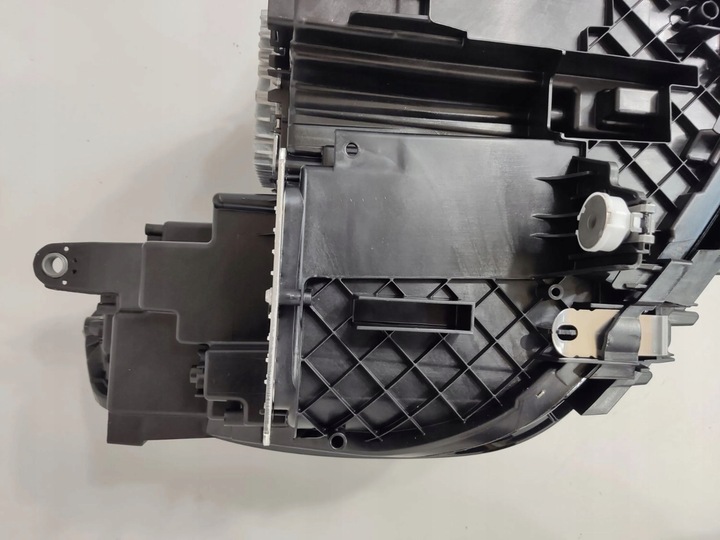 фото №10, Bmw x1 u11 2024 лампи передні