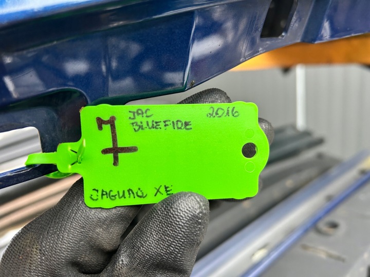 фото №7, Jaguar xe x760 бампер перед комплектный цвет jac bluefire