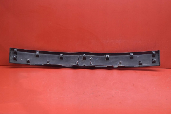 фото №12, Накладка кришки зад 202 76801-0q90070 toyota prius 3 iii xw30 рестайлінг 5d hb 11-15