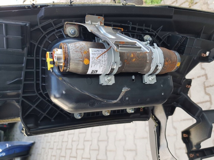 фото №7, Opel zafira iii c 12-16r торпедо роздавальна консоль ремені подушки подушка