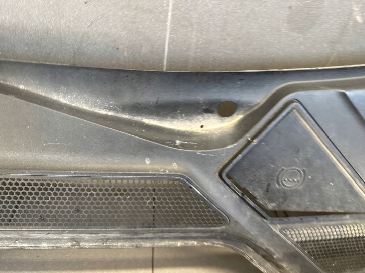 фото №6, Панель под лобовым стеклом audi a8 d4 4.2 tdi cds eu 4h1819403