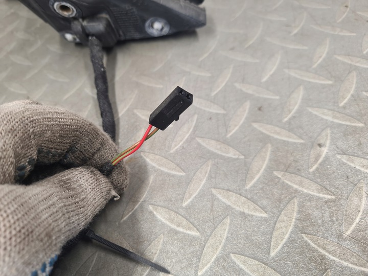 фото №13, Дзеркало ліві електричні skoda superb iii 15 pin + 2 асистент ременя європа