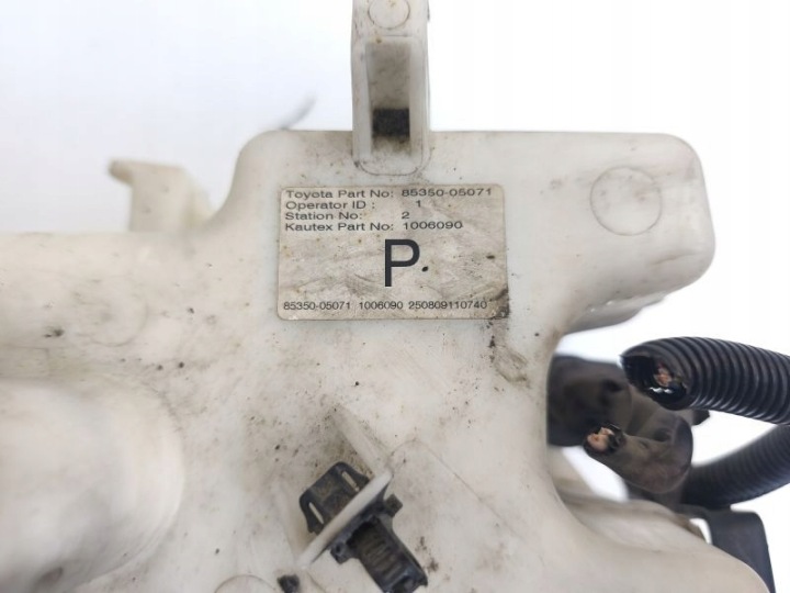 фото №9, Бачок помпа омывателя toyota avensis t27 oem номер eu 8535005071