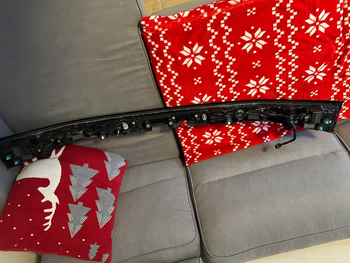 фото №8, Крышка зад lexus rx v 2022 накладка