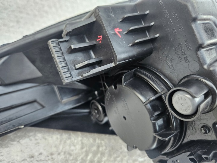 фото №7, Kia rio iv лампа права led 92102-h8 10 pin