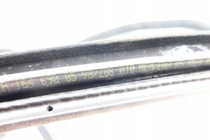 фото №7, Mercedes w164 gl уплотнитель дверь правая задняя ниша зад x164 1646900598