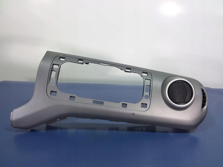 фото №1, Partner berlingo ii планка панели консоли eu