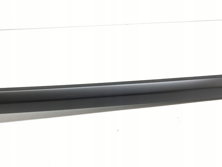 фото №3, Tesla модель y зовнішня планка задніх двері права 1621169-00-c