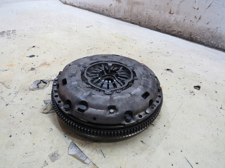 фото №7, Сцепление колесо двухмассовый двухмассовый маховик passat b8 2.0 tdi 04l141015e