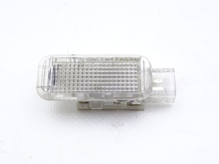 фото №1, Audi a6 c6 4f0 04-11 лампа освітлення двері 8d094741