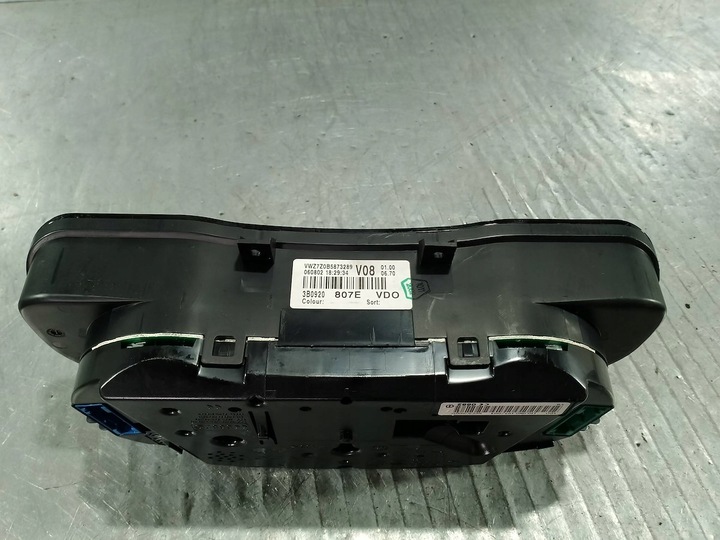 фото №11, Спідометр  vw passat b5 fl 3b0920807e 110.080.197/003 1.8t 20v