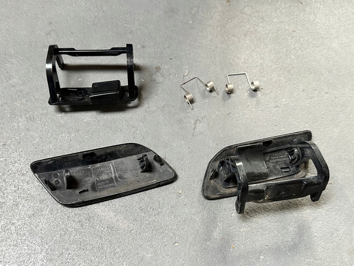 фото №3, Заглушка склоомивача ліва audi a6 c8 4k 4k0955275