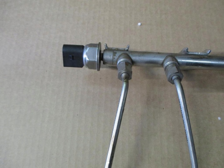 фото №7, Bmw f01 740 3.0i 08-15 планка вприскувальний пального