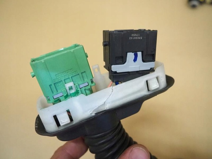 фото №6, Установка двері праві перед peugeot 3008 ii