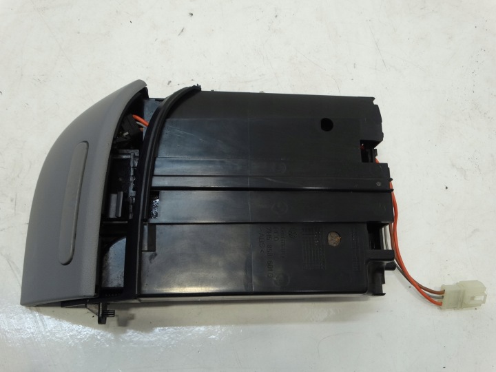 фото №6, Бардачок подстаканник na кружка прикуриватель vw t5 multivan 7h5858601c