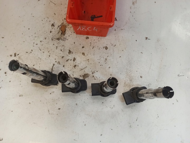 фото №8, Audi a4 b7 2.0 tfsi котушка запалювання ngk u5015 r0702s00300 0013111523 4szt