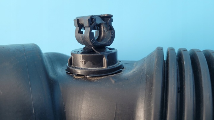 фото №9, Opel crossland 21r трубка  труба воздуха 1193180s 1203241s