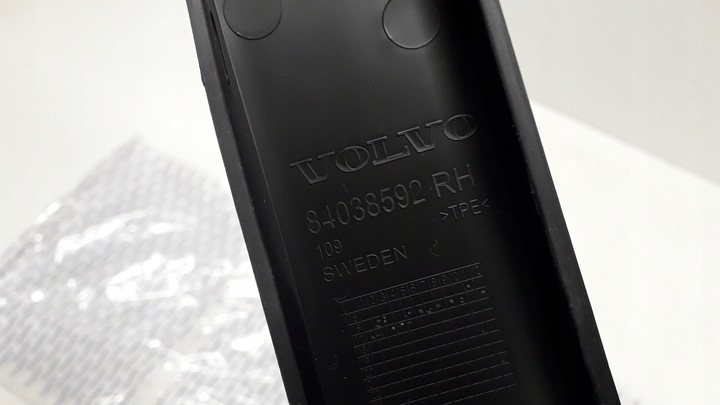 фото №8, Volvo fh4 планка накладка гумова бампера 84038592