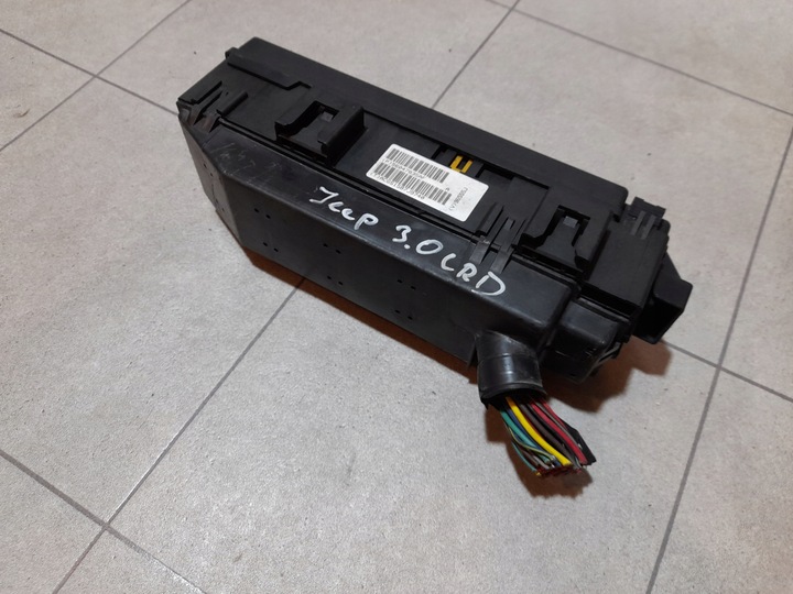 фото №3, Jeep grand cherokee wk 3.0 коробка предохранителей