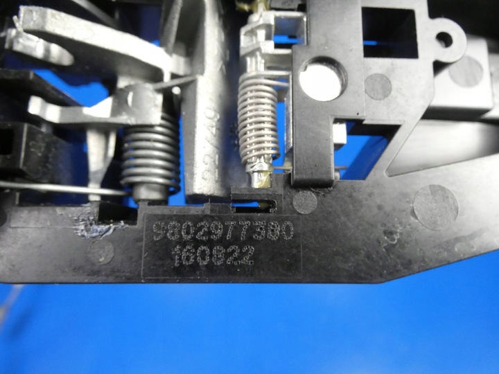 фото №3, Opel corsa f основание ручка левый перед