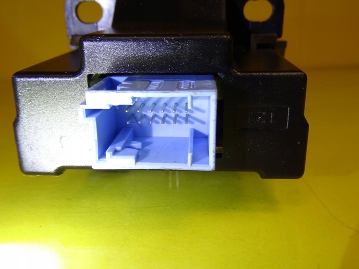 фото №7, Кнопка выключатель тормоза ручного renault megane iii 8200270266b nr18