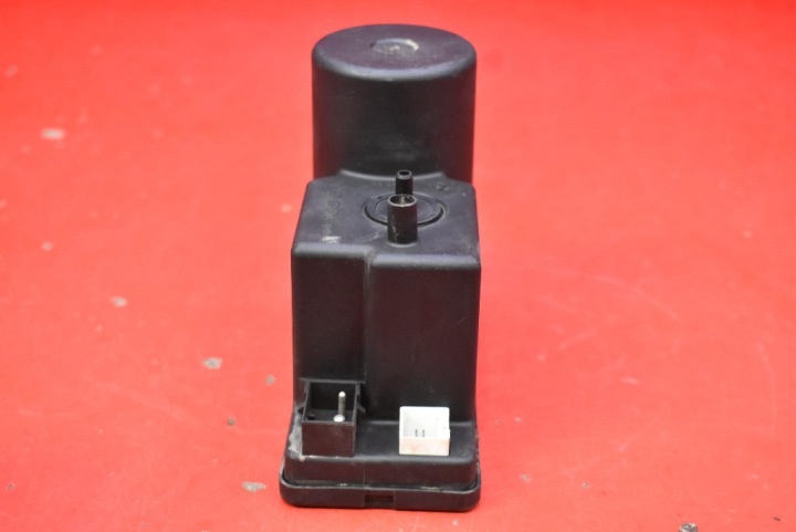 фото №5, Помпа центрального замка 4a0862257a audi a4 b5 sedan 94-99