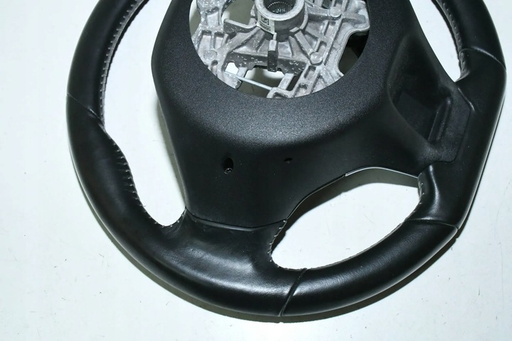 фото №10, Руль кожа мультифункция кнопки peugeot 308 ii t9 t92 2013-