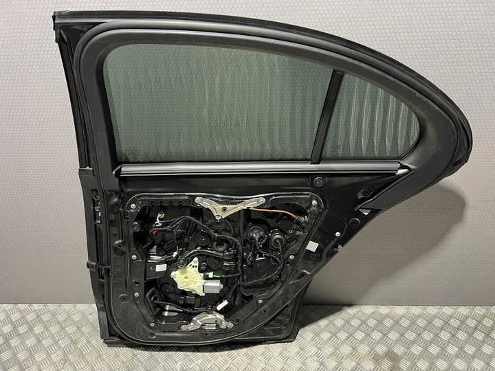 фото №11, Комплектні двері праві зад задні скло mercedes e-klasa w214 2023- sedan