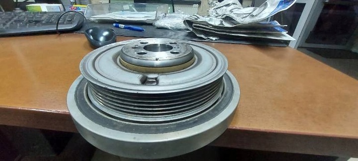 фото №9, Колесо пасове вала колінчастого 04l105251n