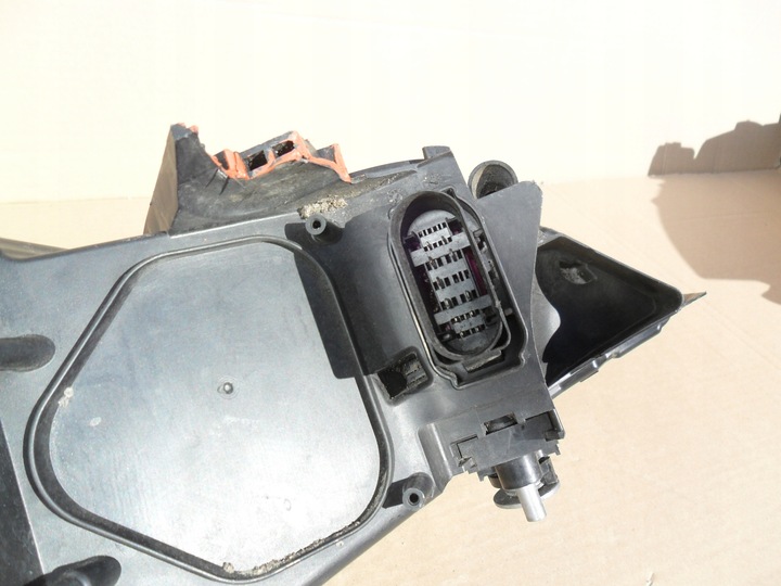 фото №16, Audi a1 ксенон led лампа права 8x0941006