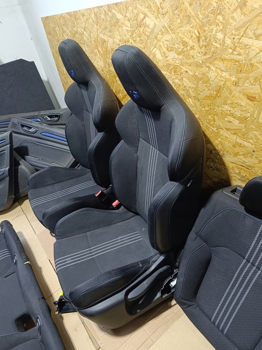 фото №2, Сиденья комплект диван зад megane iv gt