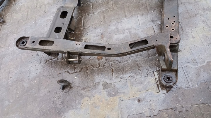 фото №9, Подрамник kia carnival 2.9td 02r