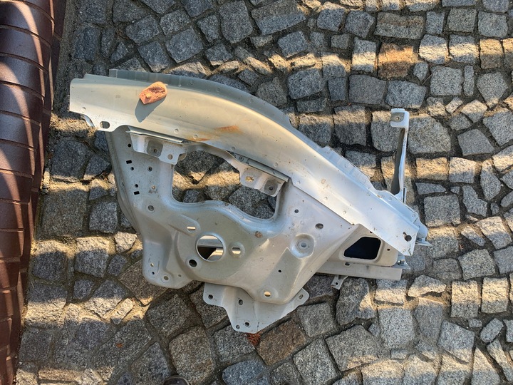 фото №3, Tesla модель 3 четверть передняя левая перед красивая