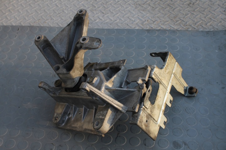 фото №5, Кронштейн подушка коробки nissan tiida 1.6 16v 04-12