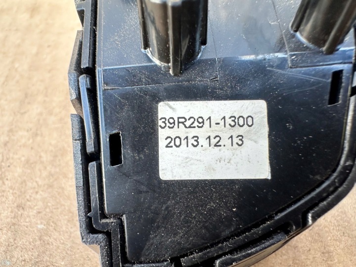 фото №13, Hyundai i40 кнопки мультифункцій кермо 39r29u-1110
