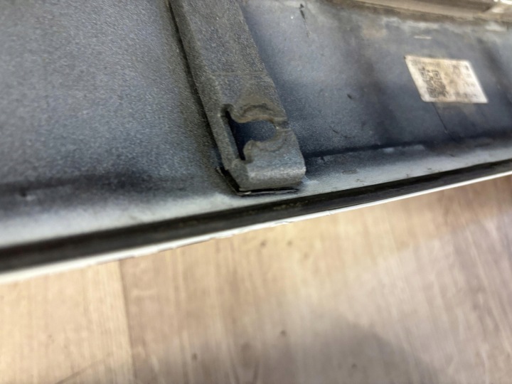фото №10, Toyota rav4 молдинг накладка кришки зад 73812-42090