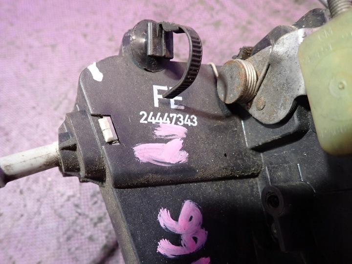 фото №5, Opel vectra c 02-05 замок перед праві 7 pin 24447343fe